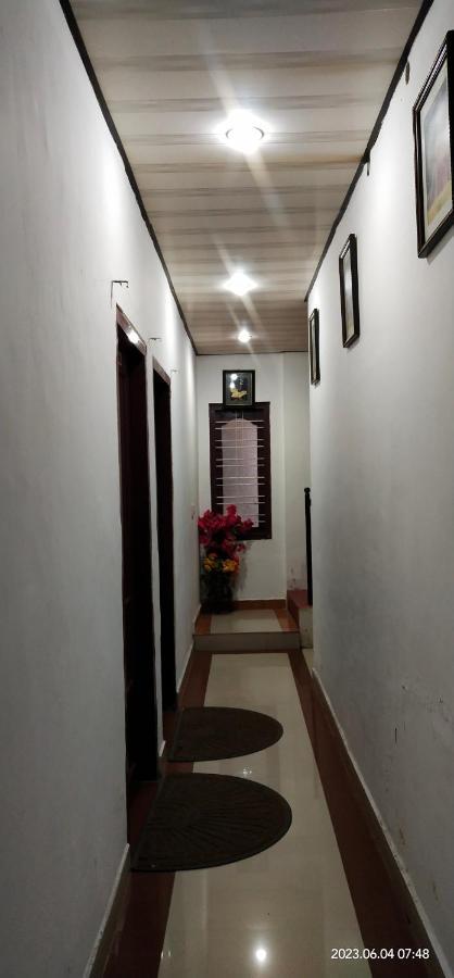 טקאדי Floral Homestay מראה חיצוני תמונה