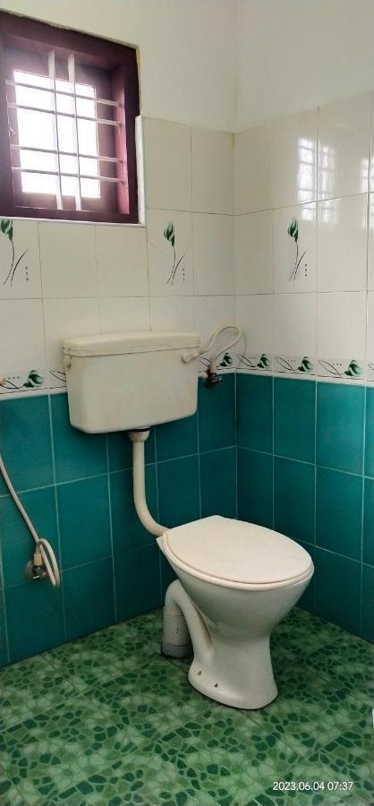 טקאדי Floral Homestay מראה חיצוני תמונה